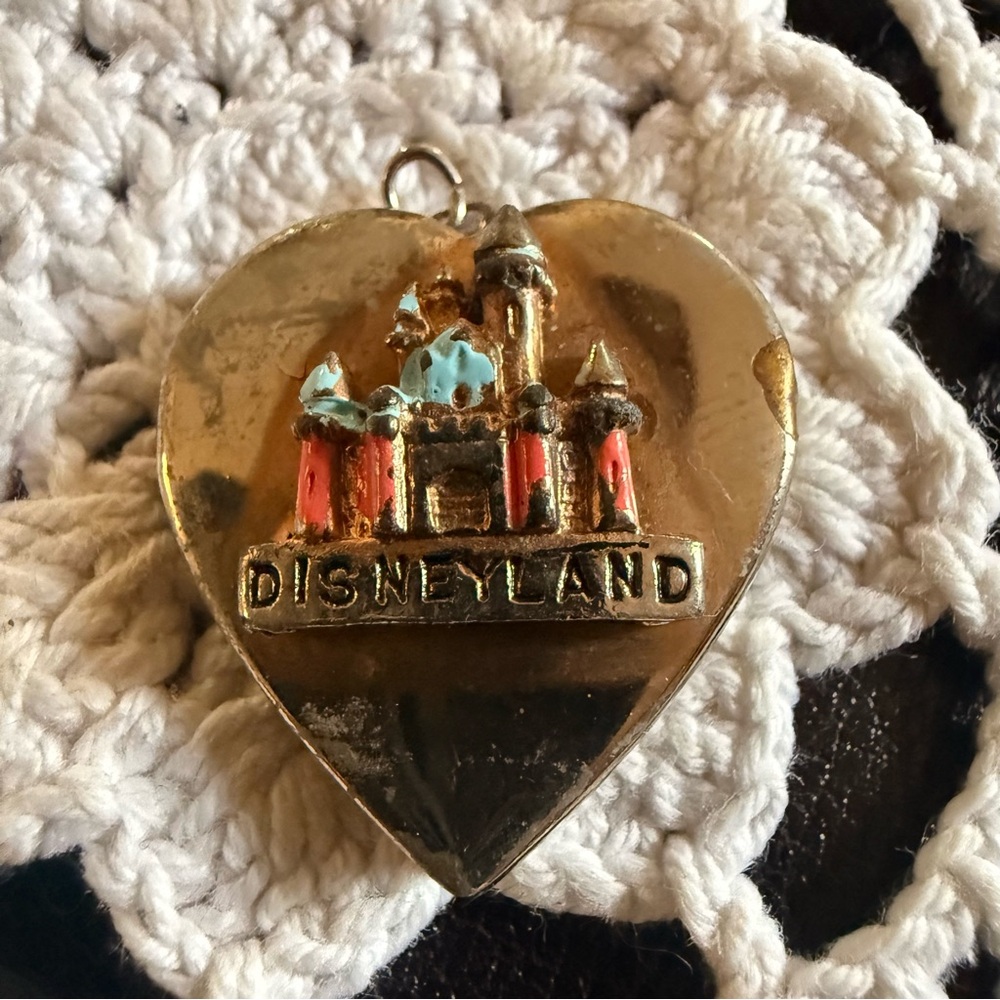 Vintage Disneyland Gold-Tone Heart Castle Charm Pendant